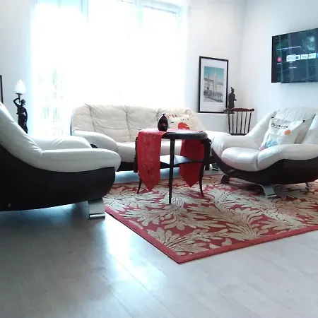 Center Japan - No Smoking, Free Bottled Water, Coffea And Tea