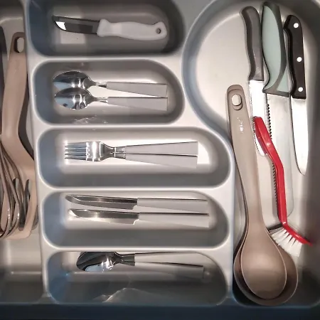 Center Japan - No Smoking, Free Bottled Water, Coffea And Tea