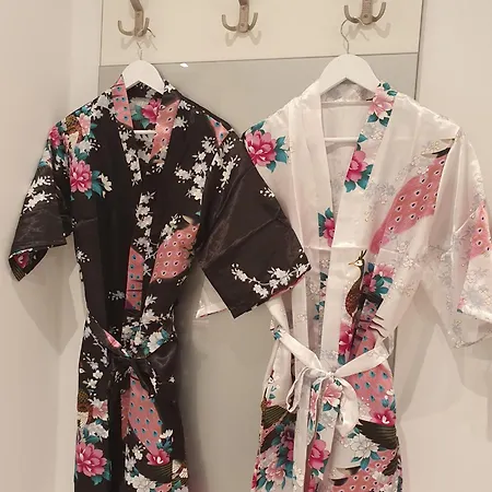 Center Japan - No Smoking, Free Bottled Water, Coffea And Tea Koszalin