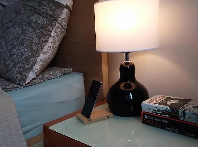 Center Japan - No Smoking, Free Bottled Water, Coffea And Tea コシャリン