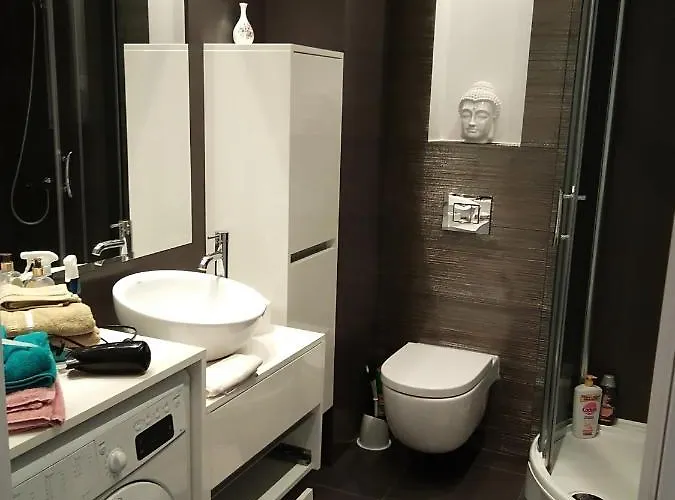 Center Japan - No Smoking, Free Bottled Water, Coffea And Tea