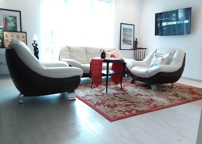 Center Japan - No Smoking, Free Bottled Water, Coffea And Tea