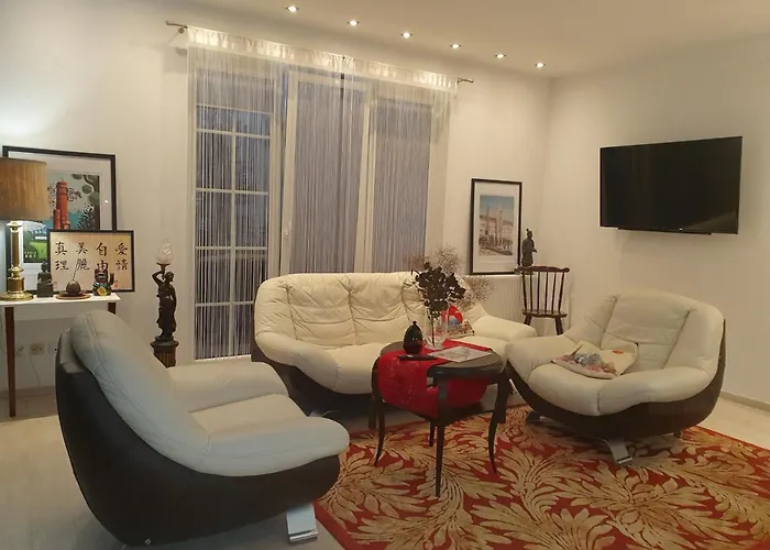 Center Japan - No Smoking, Free Bottled Water, Coffea And Tea コシャリン