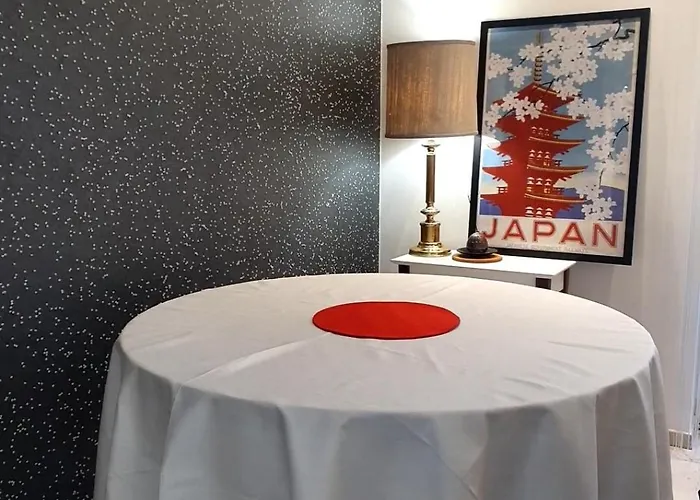 Center Japan - No Smoking, Free Bottled Water, Coffea And Tea * コシャリン